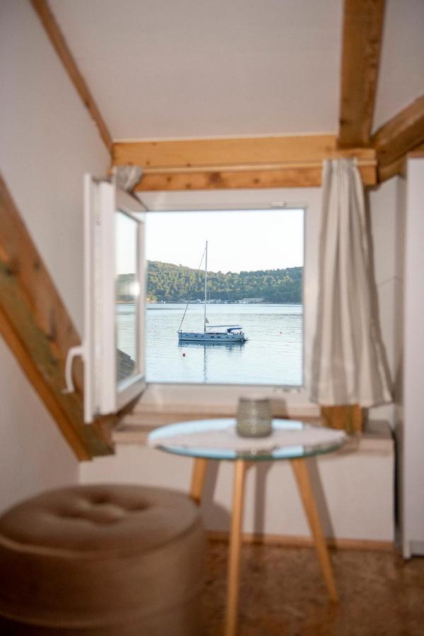 Beachfront Studio Andrina Vis Eksteriør bilde