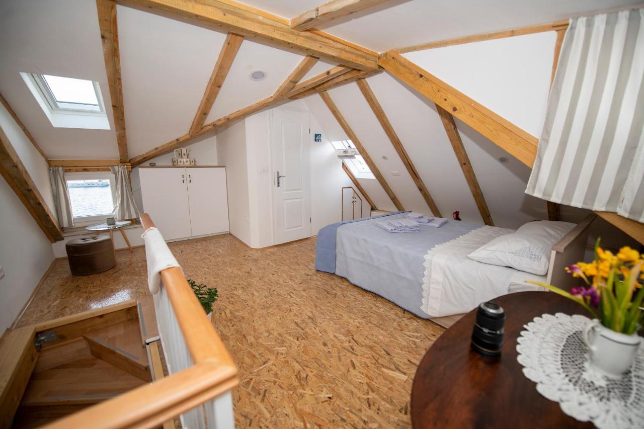 Beachfront Studio Andrina Vis Eksteriør bilde
