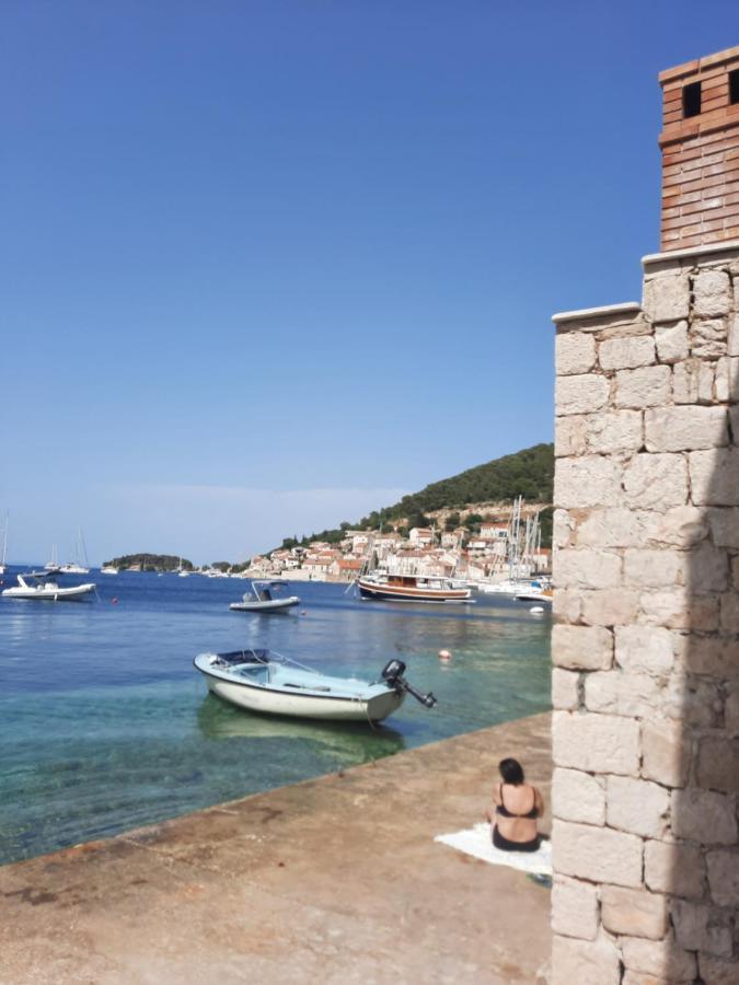 Beachfront Studio Andrina Vis Eksteriør bilde